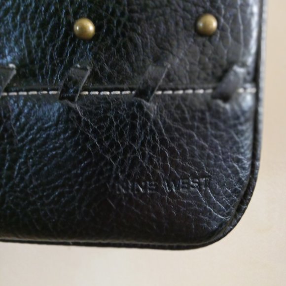 Nine West Sleek Crossbody Bag Purse Black Pebble Grain Leather - Picture 3 of 5